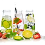 ۱۰ جایگزین سالم و خوشمزه برای نوشابه: خداحافظی با قند و کالری!