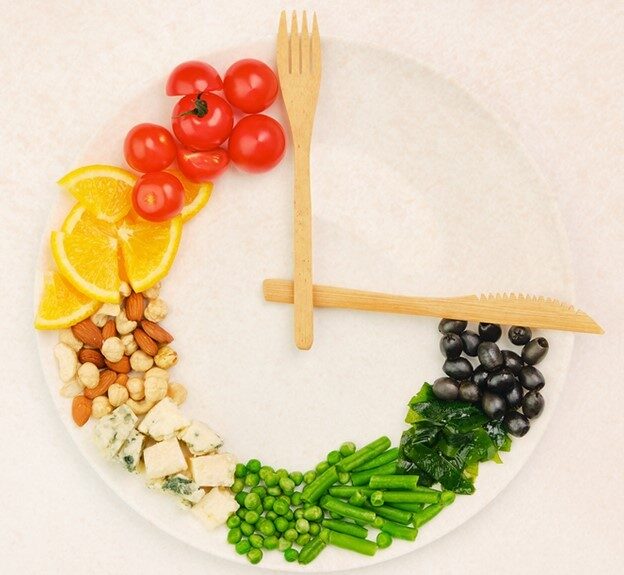 فستینگ چیست؟ آیا رژیم‌های فستینگ ایمن و موثر هستند؟