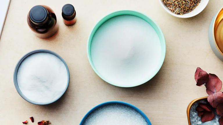 رازهای یک حمام آرام‌بخش: مواد مفید و مضر برای سلامت پوست